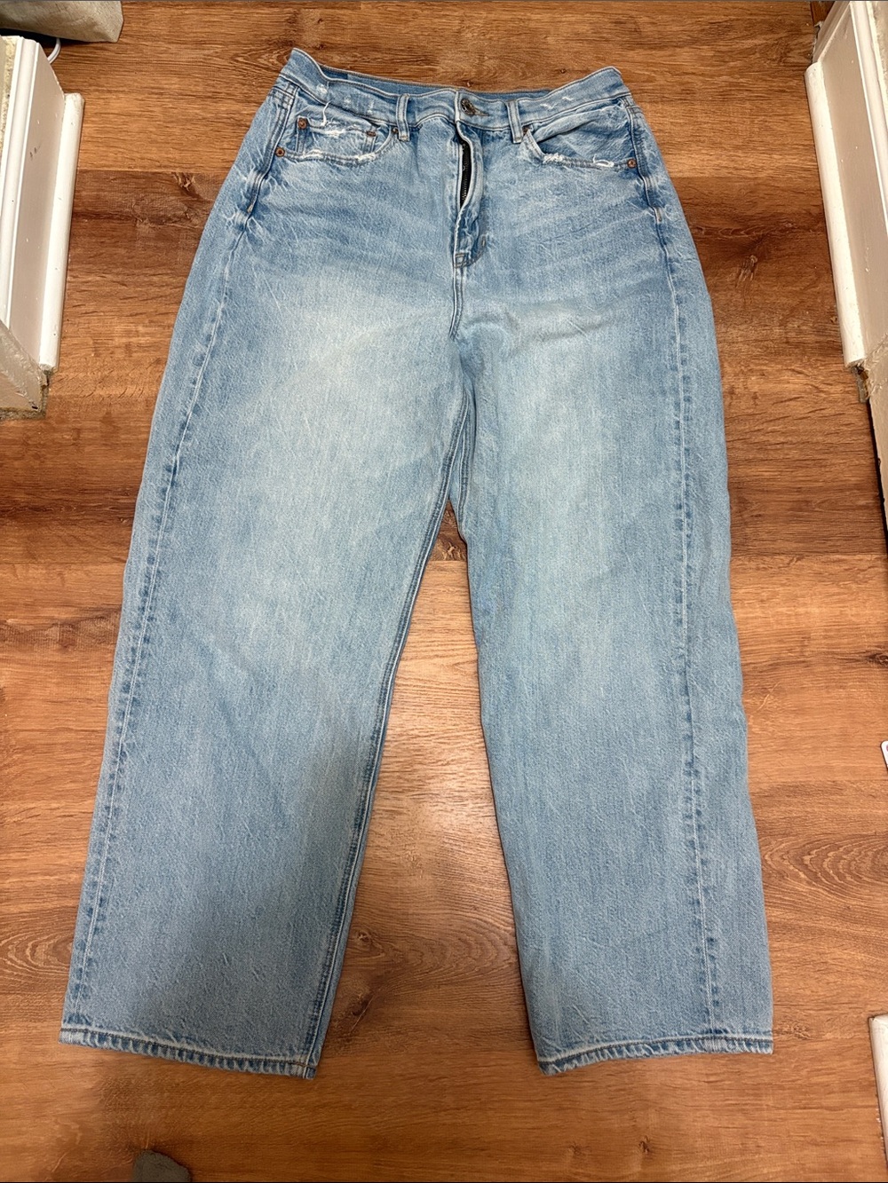 American Eagle Outfitters Light Blue Straight Leg Baggy Jeans Size 14 Short